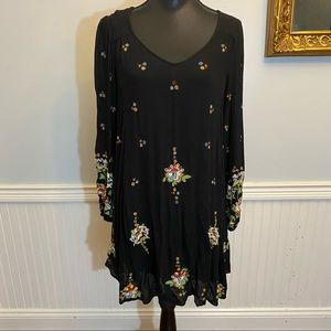 Free People Womens Dress Size Small Black Embroidered Back Cut-out Long Sleeves
